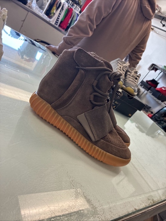 adidas Other - Men’s Adidas Yeezy Boost 750 Chocolate Pre Owned Used No Box FUFU